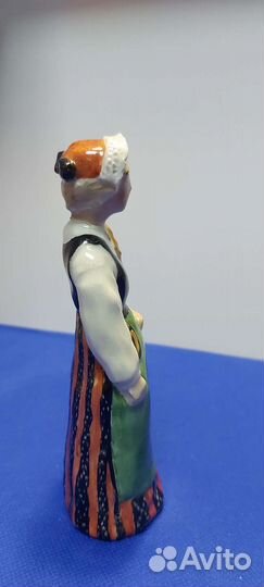 Винтажная статуэтка финская девушка