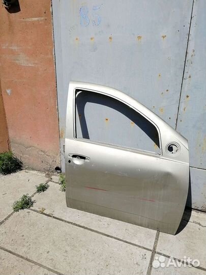 Дверь передняя правая Рено Дастер