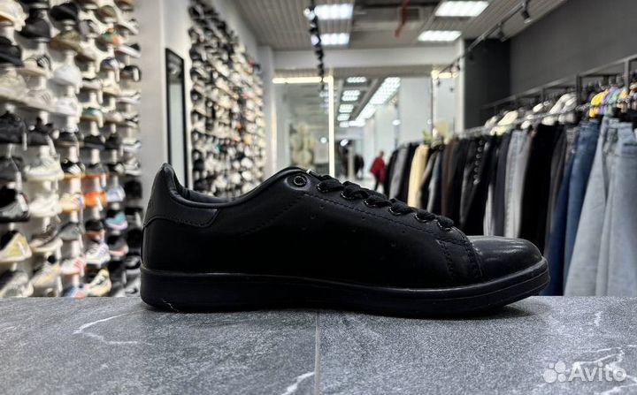 Кроссовки Adidas stan smith в ТЦ Мтв Центр