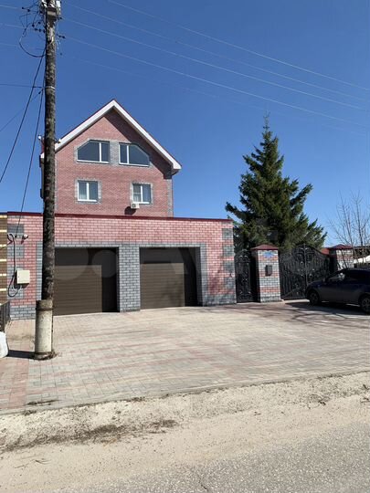 Дом 400 м² на участке 12,2 сот.