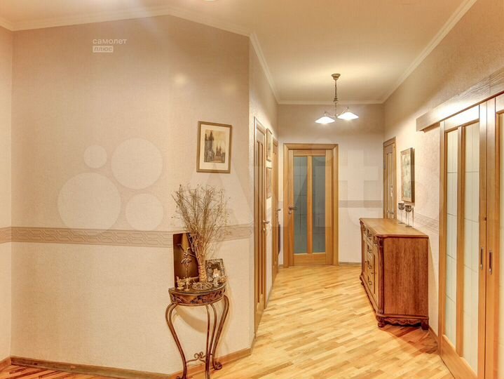 3-к. квартира, 130 м², 5/10 эт.