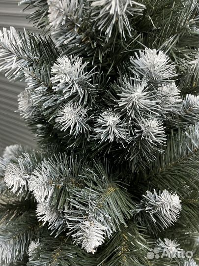 Елка искусственная заснеженная