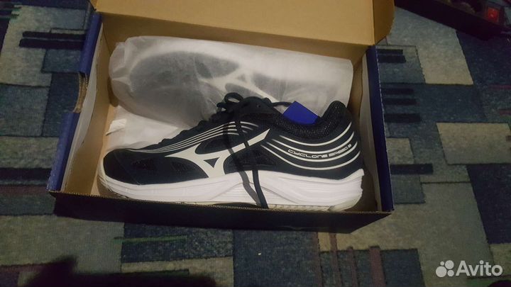 Кроссовки мужские 42 размер оригинал новые