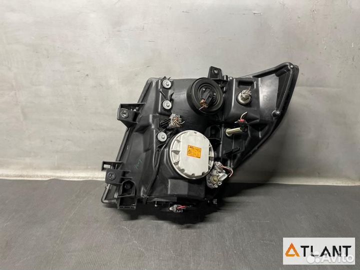 Фара передняя правая nissan elgrand