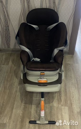 Автомобильное кресло