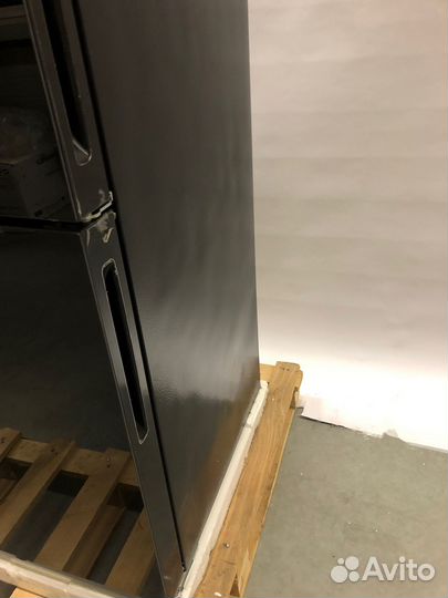 Холодильник hiberg RFC-400DX nfgb