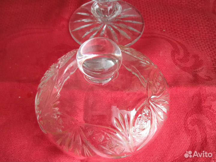 Сахарница с крышкой