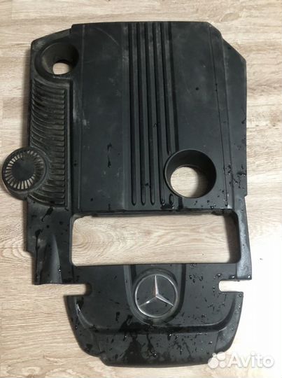 Крышка двигателя mercedes