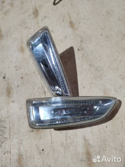Повторитель поворота передний правый Opel Astra J