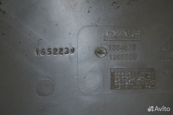 Пластиковая крышка торпеды у подножья водителя DAF