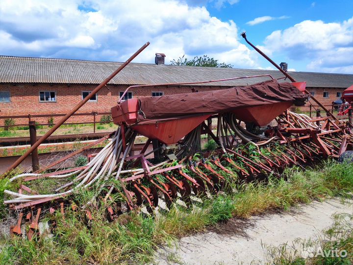 Сеялка зерновая пневматическая спу-6Л-ду