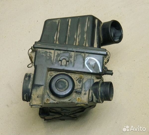 Корпус воздушного фильтра VW Passat B3 (дефект)