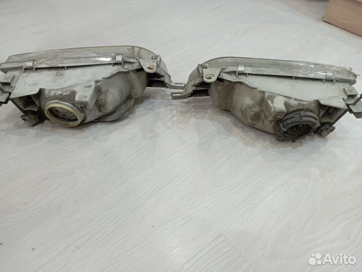 Тойота Королла фары ее 103,цена за две