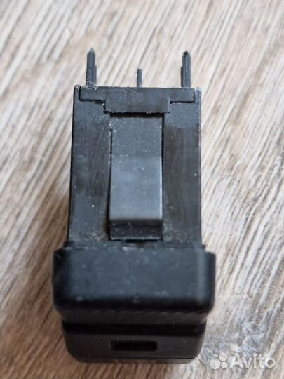 Кнопка обогрева заднего стекла VW Passat B3