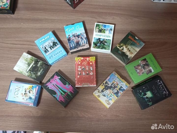 Много K-pop товаров