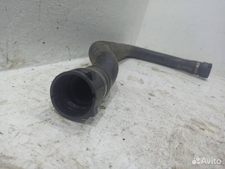 Патрубок системы охлаждения