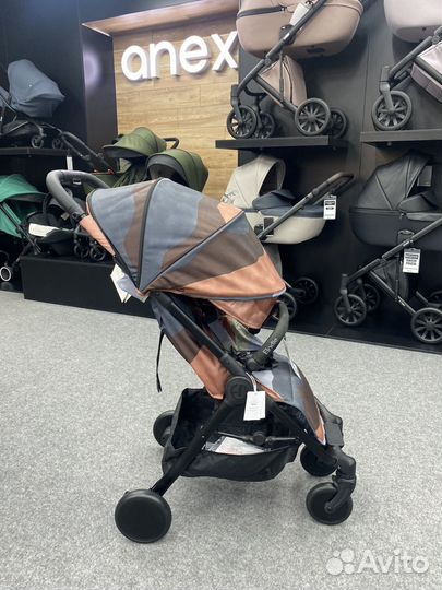 Прогулочная коляска elodie