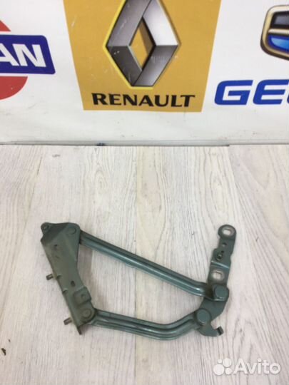 Петля крышки багажника Renault megane 2 Лев