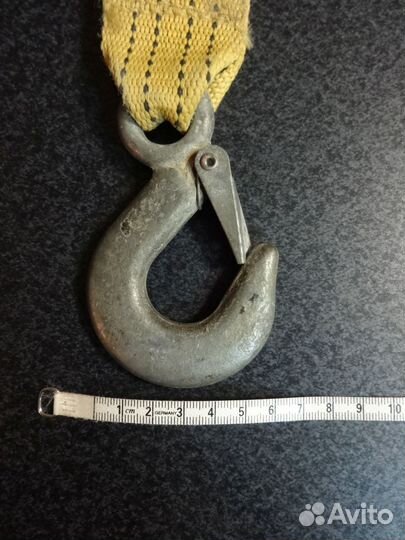 Буксировочный крюк