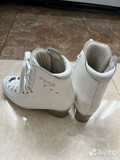 Коньки фигурные Overture 215