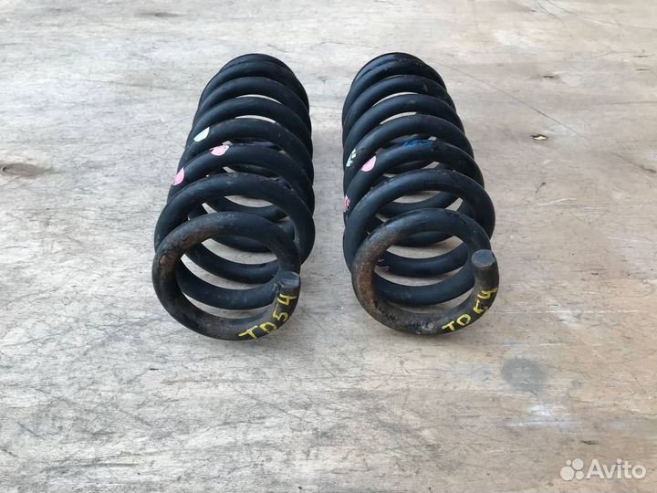 Пружина задняя Suzuki Grand Vitara 3 2005-2016