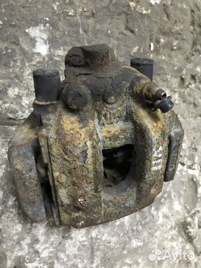 Задний суппорт BMW X3 Е83