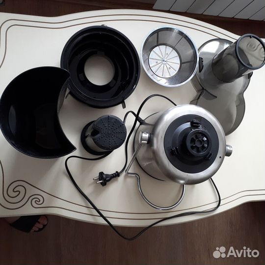 Соковыжималка Scarlett на запчасти