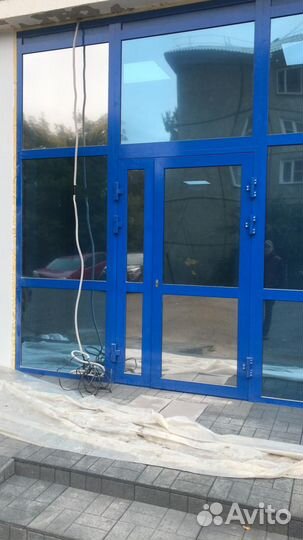 Тамбурные двери в магазин