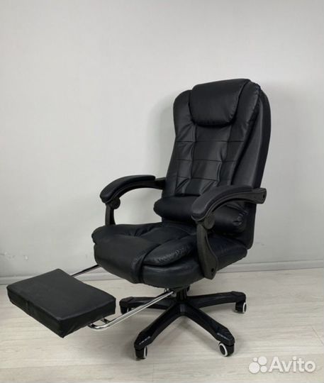 Офисное кресло руководителя Boss