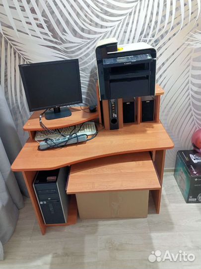 Компьютерный стол