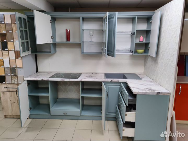 Кухня выставочный образец