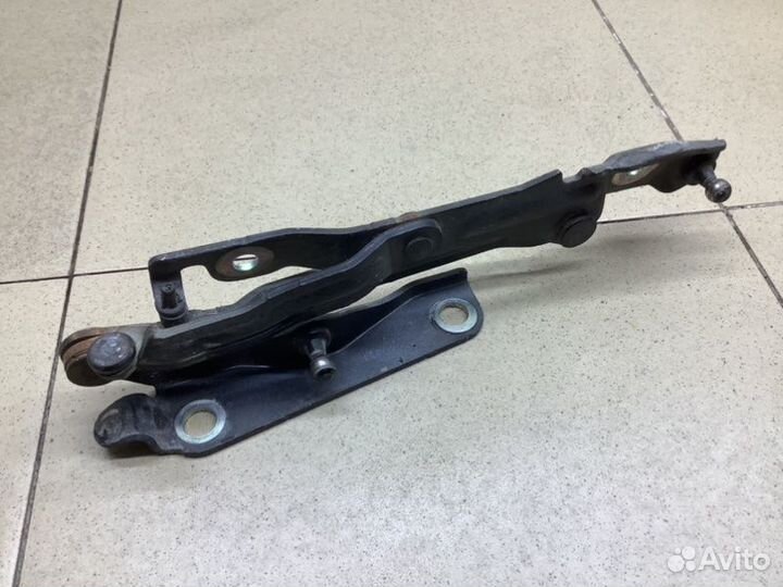 Петля крышки багажника левая Mazda 3 BK LF5002300A