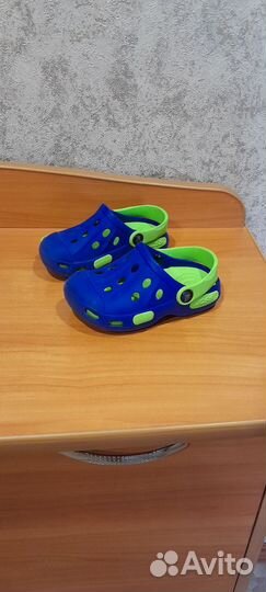 Сандали crocs