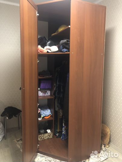 Угловой шкаф