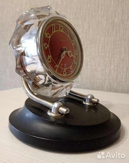 Часы Маяк настольные, механические