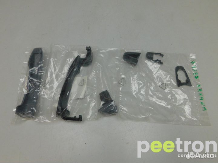 Б/У Б/У Ручка двери задней правой новая 806068654R