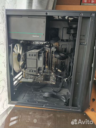 Игровой пк с монитором и клавиатурой
