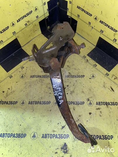 Педаль сцепления Nissan almera n15