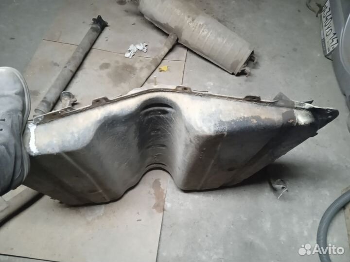 Бензобак Рав 4 II