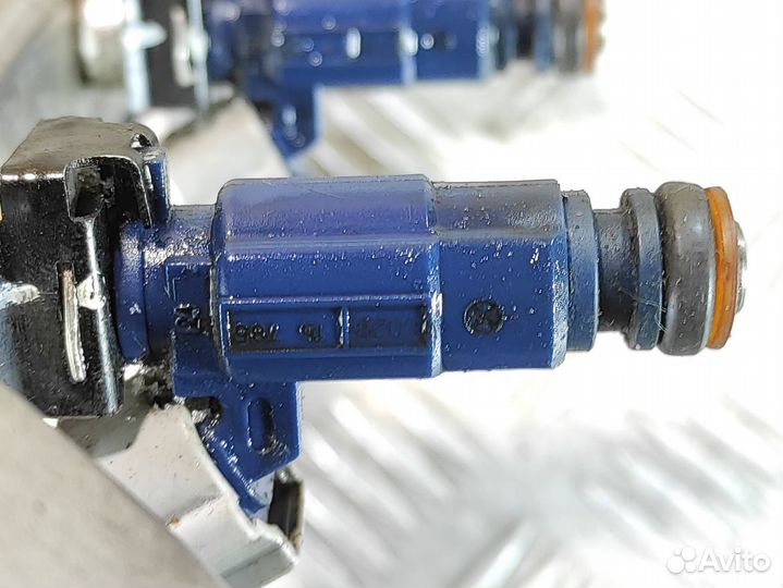 Форсунка двигателя Kia Ceed 2007 2012