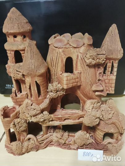 Замок в аквариум