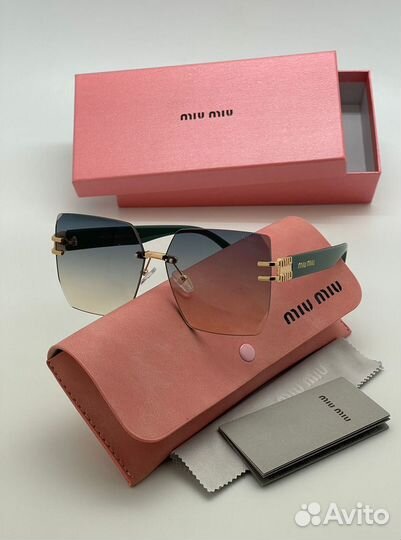 Солнцезащитные очки miu miu