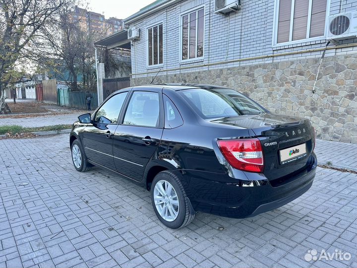 LADA Granta 1.6 МТ, 2022, 9 400 км