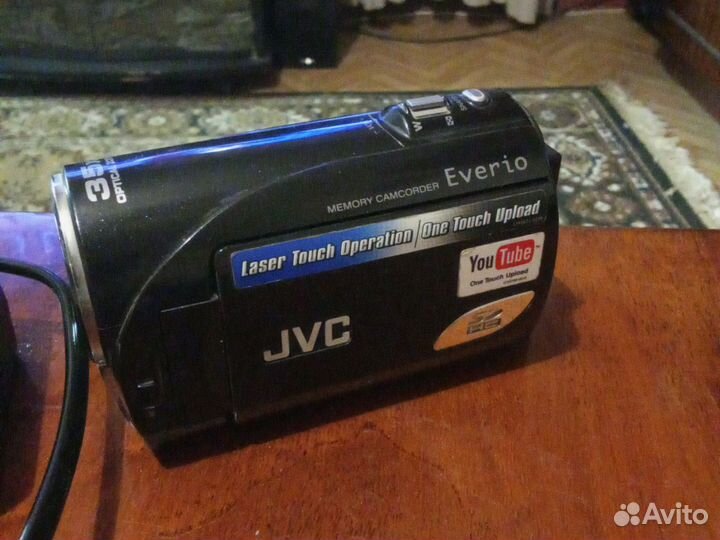 Цифровая видеокамера JVC