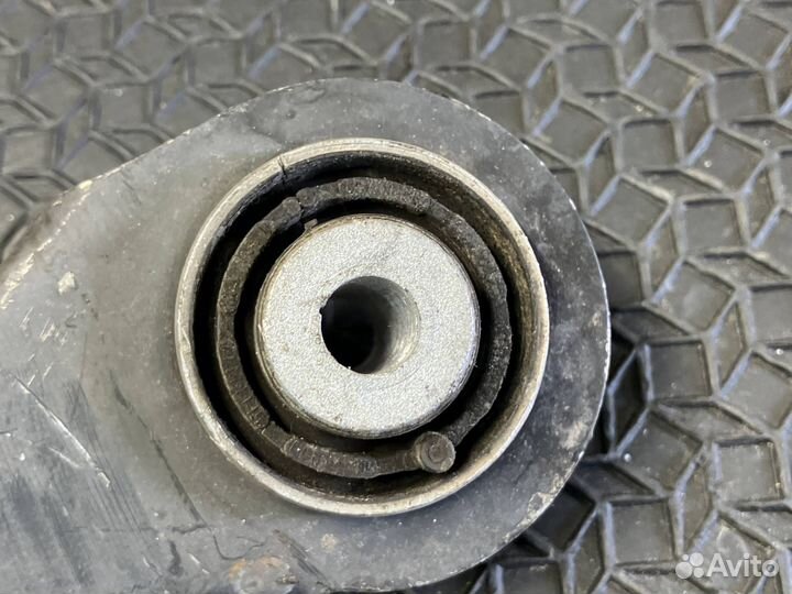 Рычаг задний левый Audi Q7 4M 2016 4M0505291D