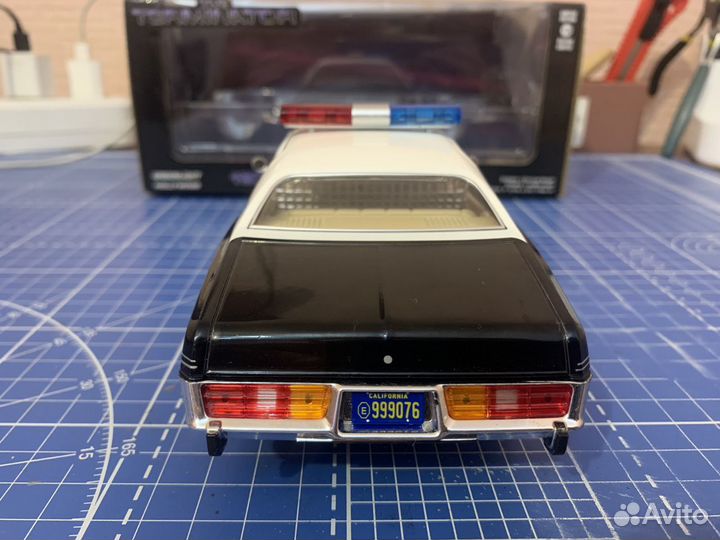 Dodge Monaco 1977 1/24 Greenlight