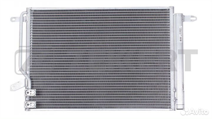 Радиатор кондиционера VW Jetta VII 17
