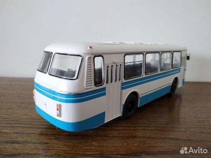 Модель автобуса лаз 695Н Модимио 1:43