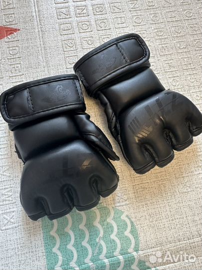 Боксерские перчатки