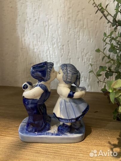 Статуэтка фарфор